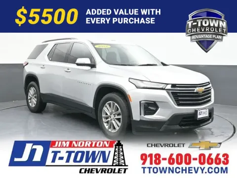 Silver 2022 Chevrolet Traverse LT for sale in Tulsa, OK
