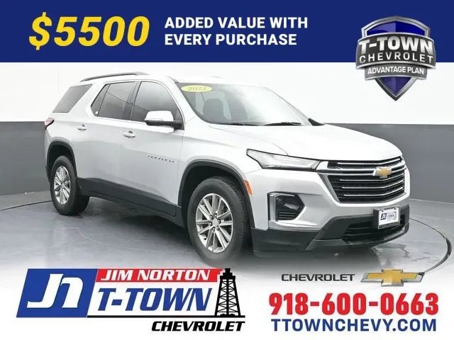 Silver 2022 Chevrolet Traverse LT for sale in Tulsa, OK