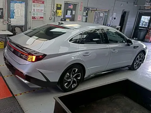 More photos of 2025 Hyundai Sonata SEL at Jim Norton T-Town Chevrolet, OK