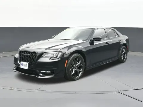 More photos of 2022 Chrysler 300 Touring at Jim Norton T-Town Chevrolet, OK