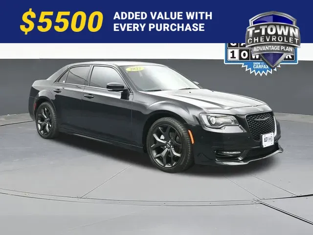 2022 Chrysler 300 Touring L's photo