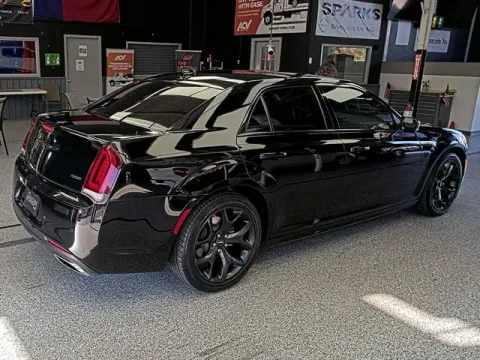 More photos of 2022 Chrysler 300 Touring at Jim Norton T-Town Chevrolet, OK