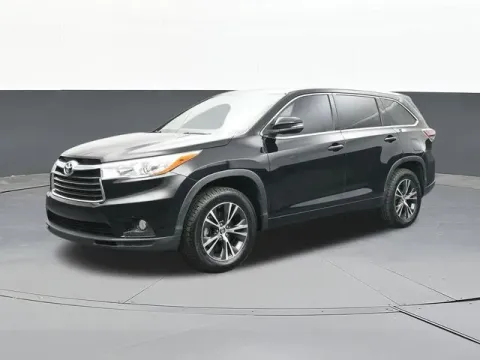 Another view of 2016 Toyota Highlander XLE V6 for sale in Tulsa, OK at Jim Norton T-Town Chevrolet