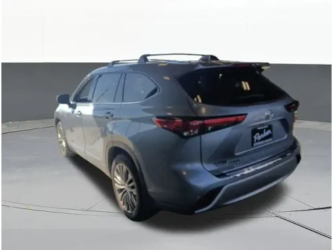 More photos of 2021 Toyota Highlander Platinum at Jim Norton T-Town Chevrolet, OK