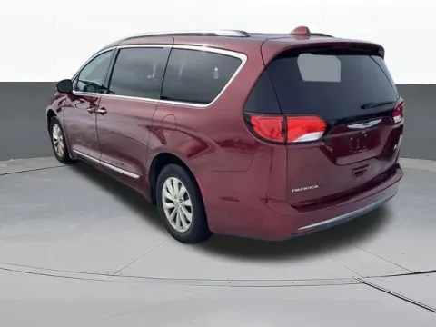More photos of 2019 Chrysler Pacifica Touring L at Jim Norton T-Town Chevrolet, OK