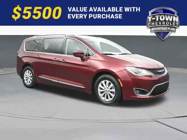 Red 2019 Chrysler Pacifica Touring L for sale in Tulsa, OK