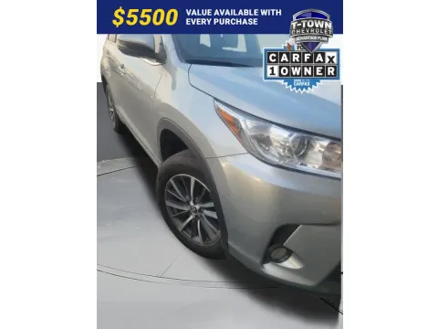 Silver 2018 Toyota Highlander XLE for sale in Tulsa, OK