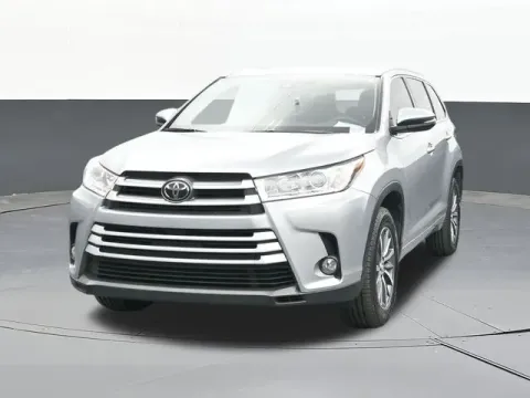 Photos of 2018 Toyota Highlander XLE for sale in Tulsa, OK at Jim Norton T-Town Chevrolet