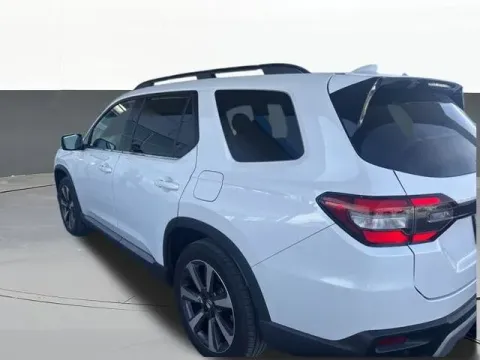 More photos of 2025 Honda Pilot Touring at Jim Norton T-Town Chevrolet, OK