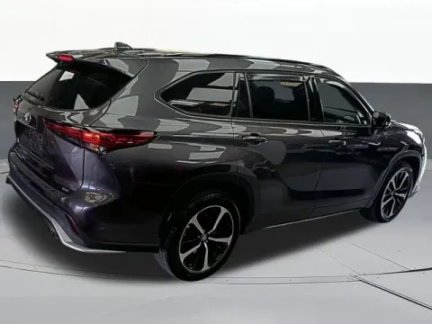 More photos of 2022 Toyota Highlander XSE at Jim Norton T-Town Chevrolet, OK