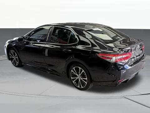 More photos of 2018 Toyota Camry L at Jim Norton T-Town Chevrolet, OK