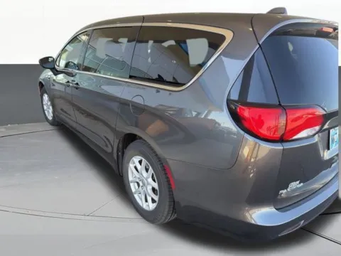 More photos of 2017 Chrysler Pacifica Touring at Jim Norton T-Town Chevrolet, OK