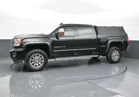 More photos of 2018 GMC Sierra 2500HD Denali at Jim Norton T-Town Chevrolet, OK
