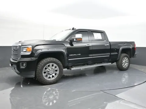 More photos of 2018 GMC Sierra 2500HD Denali at Jim Norton T-Town Chevrolet, OK