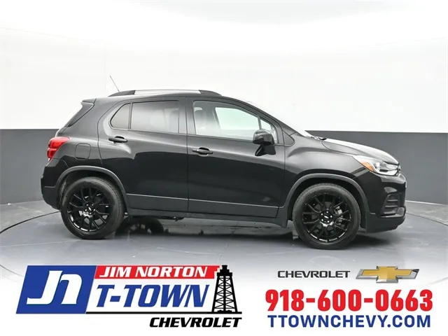 Black 2022 Chevrolet Trax LT for sale in Tulsa, OK