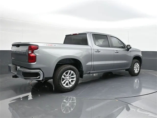2025 Chevrolet Silverado 1500 LT photo 4