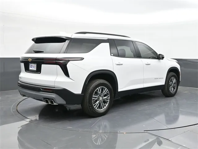 2026 Chevrolet Traverse photo 4