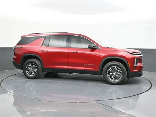 2026 Chevrolet Traverse photo 2