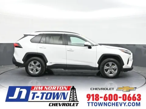 White 2022 Toyota RAV4 Hybrid XLE for sale in Tulsa, OK
