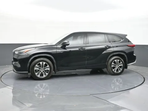 More photos of 2022 Toyota Highlander XLE at Jim Norton T-Town Chevrolet, OK