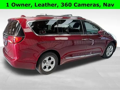 More photos of 2017 Chrysler Pacifica Touring L Plus at Jim Norton T-Town Chevrolet, OK