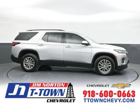 Silver 2022 Chevrolet Traverse LT for sale in Tulsa, OK
