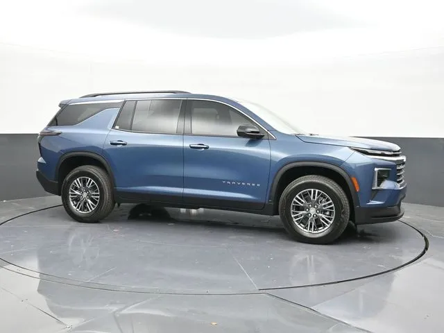 2026 Chevrolet Traverse photo 3