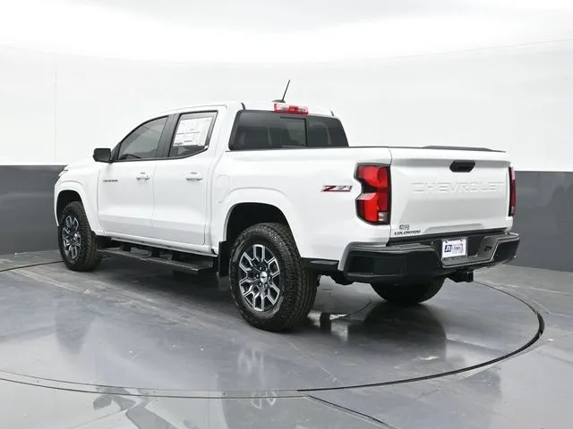 2025 Chevrolet Colorado Z71 photo 3