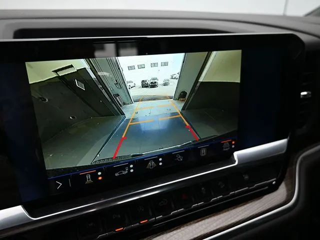2026 Chevrolet Silverado 1500 LT photo 9