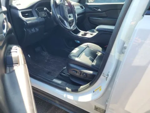 More photos of 2021 GMC Acadia SLT at Jim Norton T-Town Chevrolet, OK