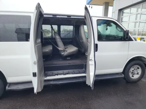 More photos of 2020 Chevrolet Express 3500 LT at Jim Norton T-Town Chevrolet, OK