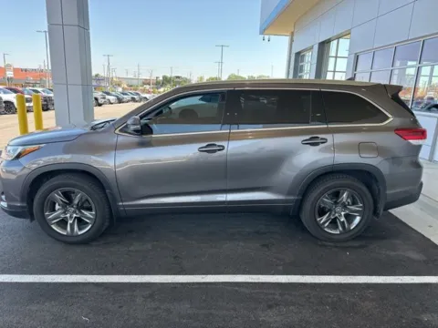 More photos of 2018 Toyota Highlander Limited Platinum at Jim Norton T-Town Chevrolet, OK