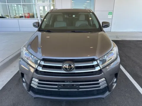Photos of 2018 Toyota Highlander Limited Platinum for sale in Tulsa, OK at Jim Norton T-Town Chevrolet