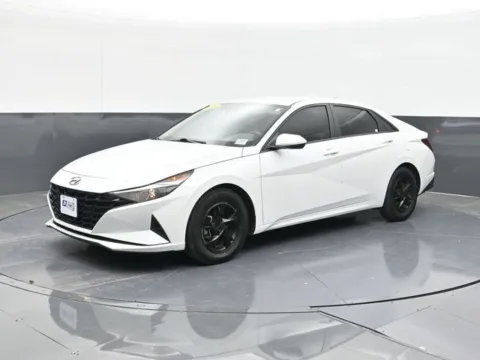 More photos of 2022 Hyundai Elantra SE at Jim Norton T-Town Chevrolet, OK