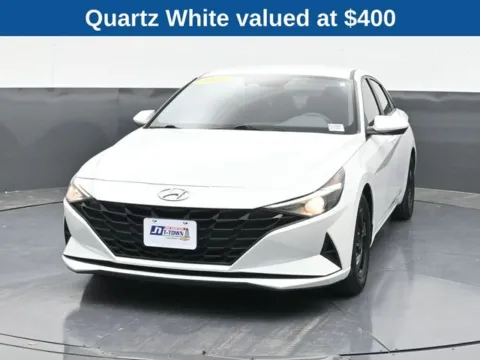 Photos of 2022 Hyundai Elantra SE for sale in Tulsa, OK at Jim Norton T-Town Chevrolet