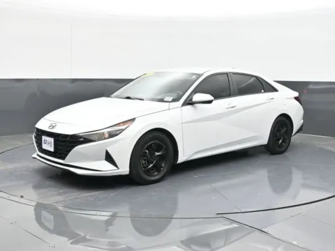 More photos of 2022 Hyundai Elantra SE at Jim Norton T-Town Chevrolet, OK