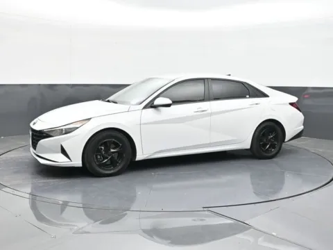 More photos of 2022 Hyundai Elantra SE at Jim Norton T-Town Chevrolet, OK