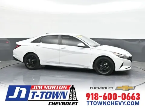 White 2022 Hyundai Elantra SE for sale in Tulsa, OK