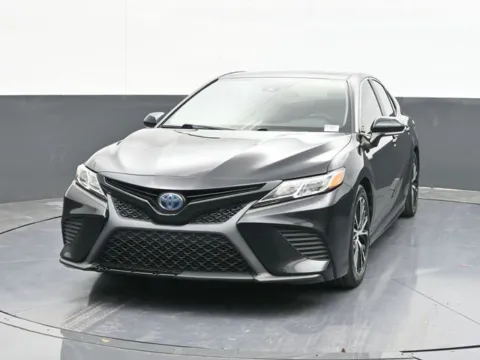 Photos of 2020 Toyota Camry Hybrid SE for sale in Tulsa, OK at Jim Norton T-Town Chevrolet