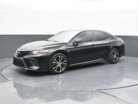 More photos of 2020 Toyota Camry Hybrid SE at Jim Norton T-Town Chevrolet, OK