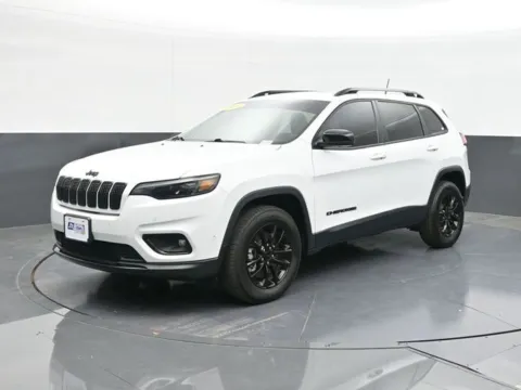 More photos of 2023 Jeep Cherokee Altitude at Jim Norton T-Town Chevrolet, OK