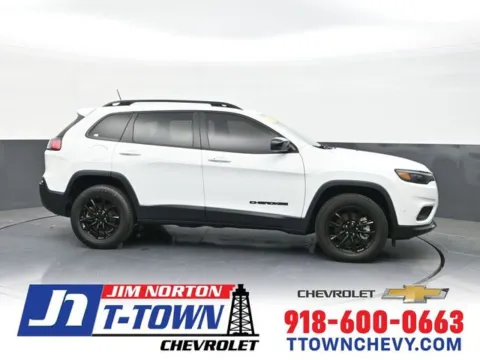 White 2023 Jeep Cherokee Altitude for sale in Tulsa, OK