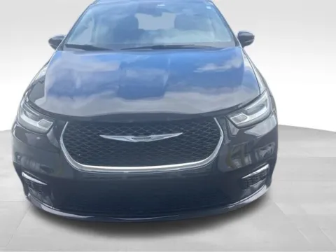 Photos of 2021 Chrysler Pacifica Touring L for sale in Tulsa, OK at Jim Norton T-Town Chevrolet