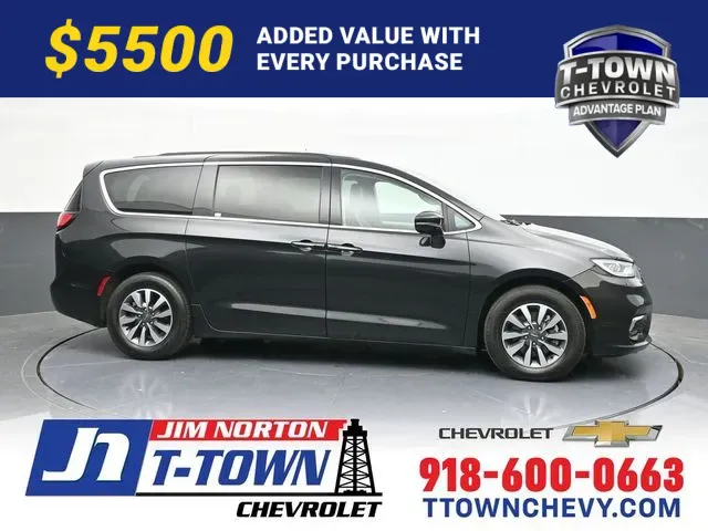 Black 2021 Chrysler Pacifica Touring L for sale in Tulsa, OK