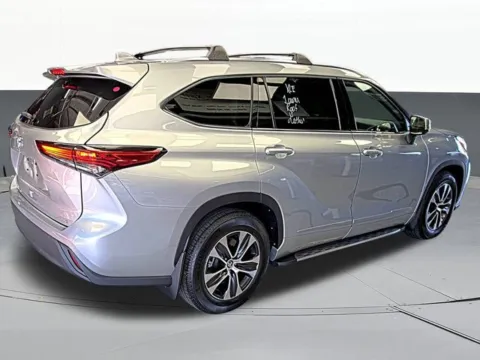More photos of 2021 Toyota Highlander XLE at Jim Norton T-Town Chevrolet, OK