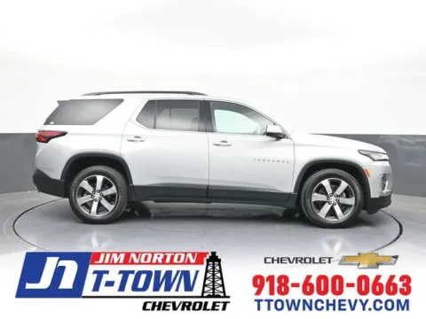 Silver 2022 Chevrolet Traverse LT Leather for sale in Tulsa, OK