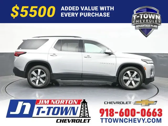 Silver 2022 Chevrolet Traverse LT Leather for sale in Tulsa, OK
