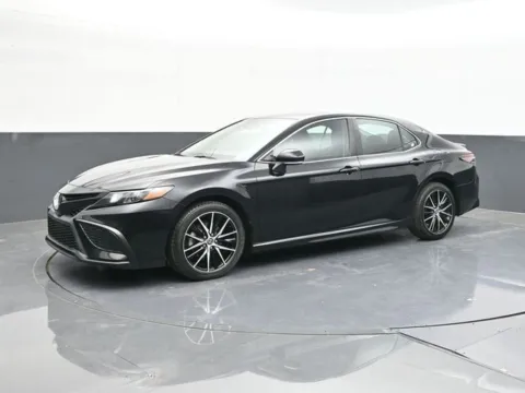 More photos of 2022 Toyota Camry at Jim Norton T-Town Chevrolet, OK