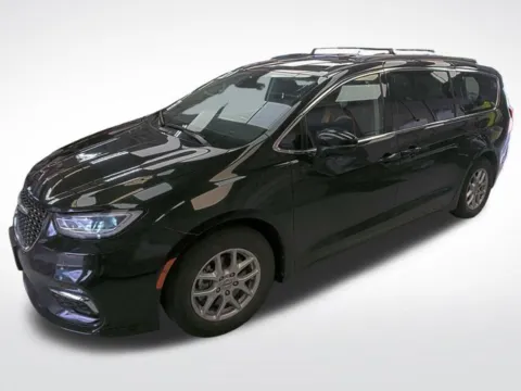 More photos of 2022 Chrysler Pacifica Touring L at Jim Norton T-Town Chevrolet, OK