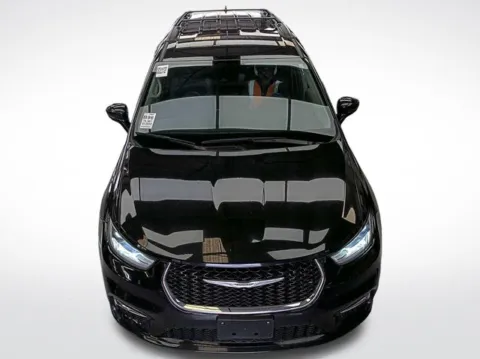 Another view of 2022 Chrysler Pacifica Touring L for sale in Tulsa, OK at Jim Norton T-Town Chevrolet